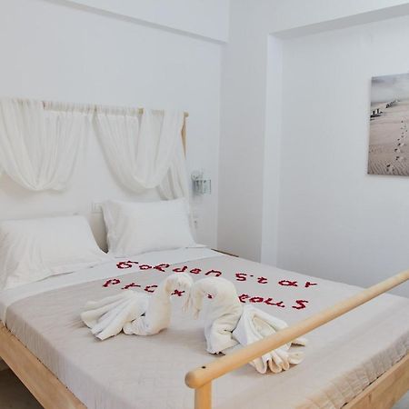 Golden Star Praxitelous Apartment Agia Marina  Bagian luar foto