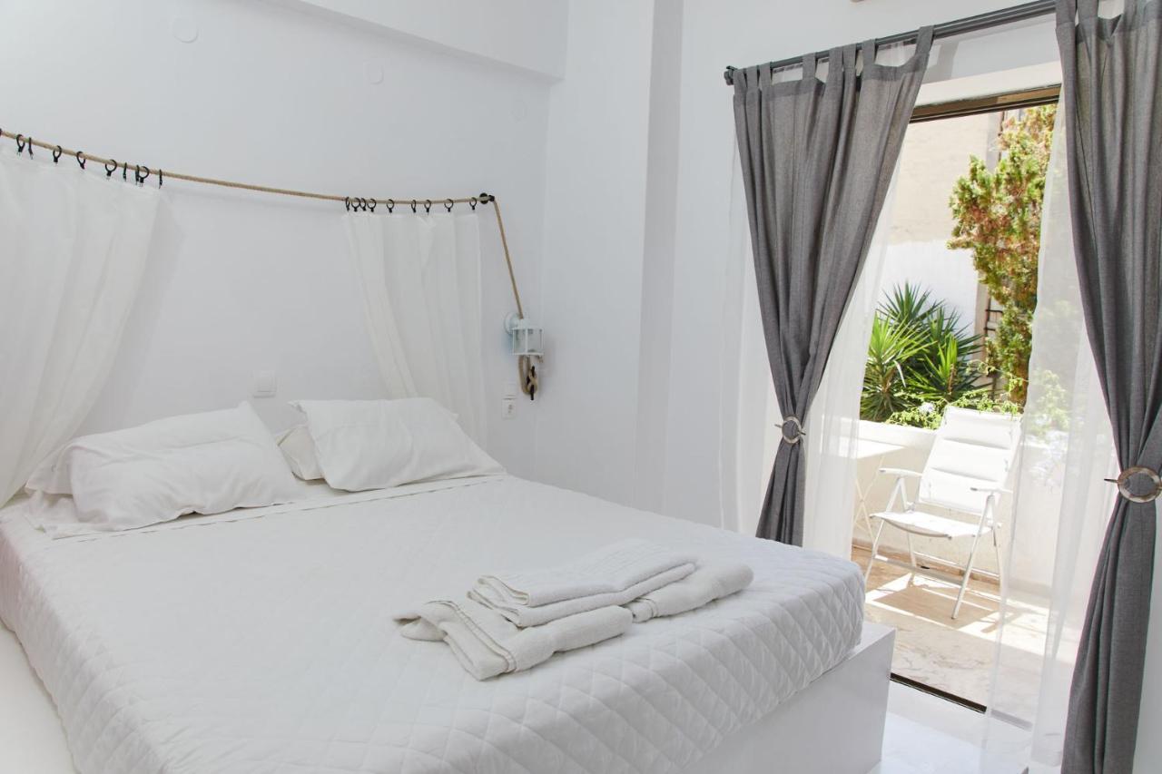 Golden Star Praxitelous Apartment Agia Marina  Bagian luar foto