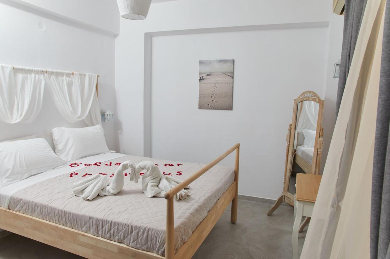 Golden Star Praxitelous Apartment Agia Marina  Bagian luar foto