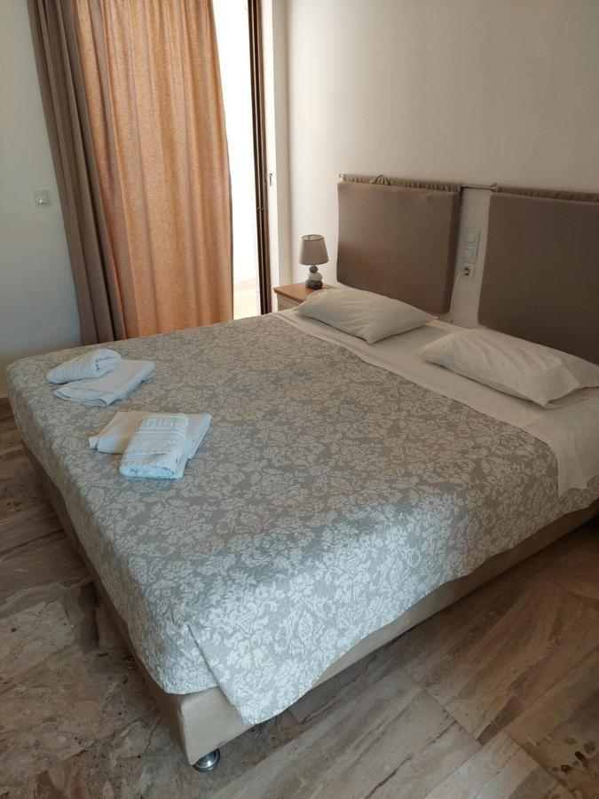 Golden Star Praxitelous Apartment Agia Marina  Bagian luar foto