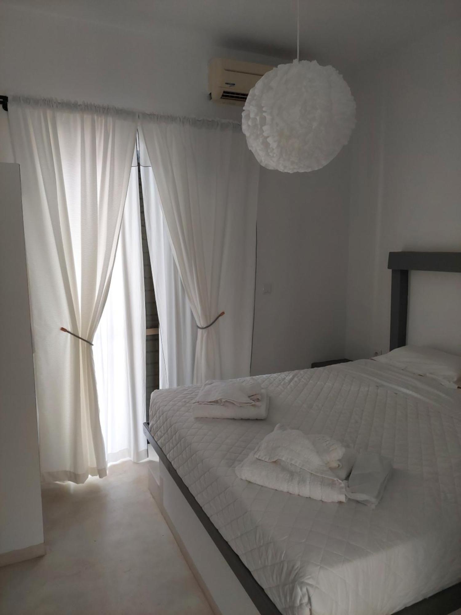 Golden Star Praxitelous Apartment Agia Marina  Bagian luar foto