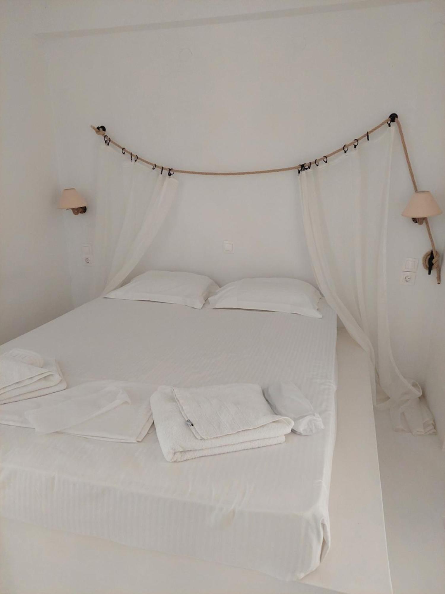 Golden Star Praxitelous Apartment Agia Marina  Bagian luar foto